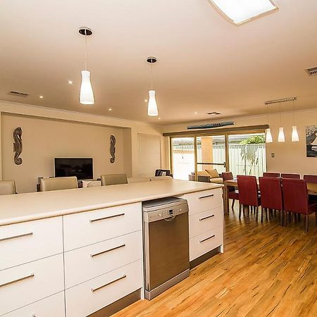 Busselton Holiday Home Экстерьер фото