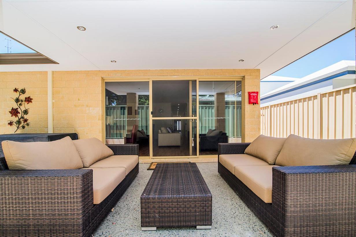 Busselton Holiday Home Экстерьер фото