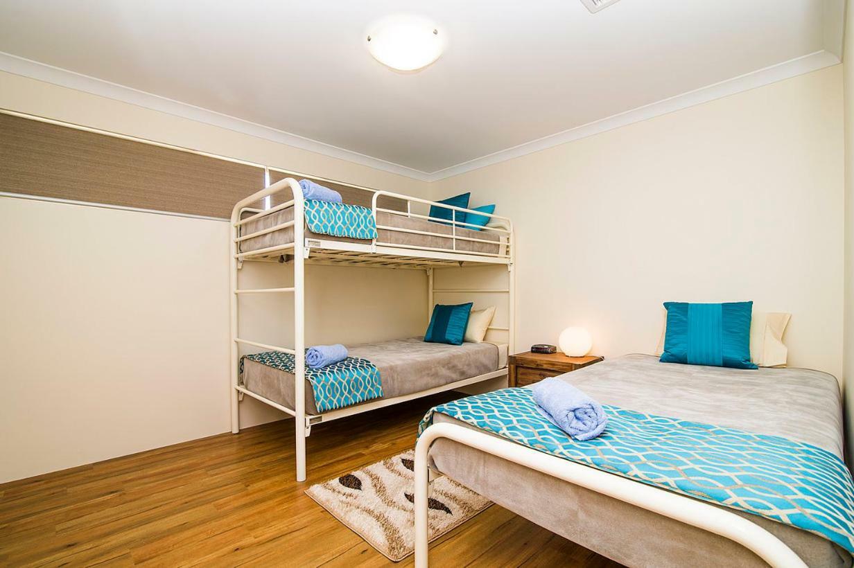 Busselton Holiday Home Экстерьер фото